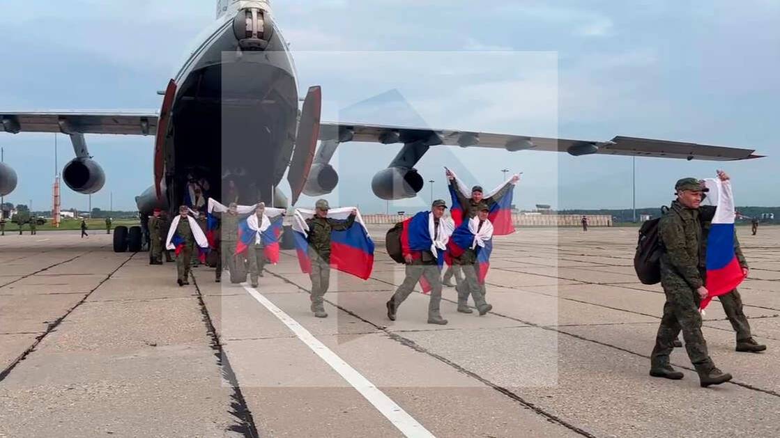 Третья группа военных, вернувшихся из украинского плена, прибыла в Подмосковье