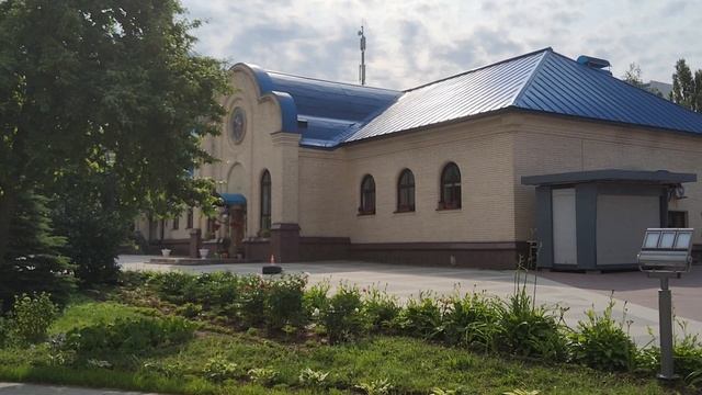 Храм Живоночальной Троицы в Орехово Борисово