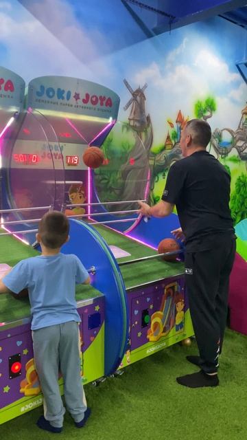 Играю в баскетбол!!⛹️