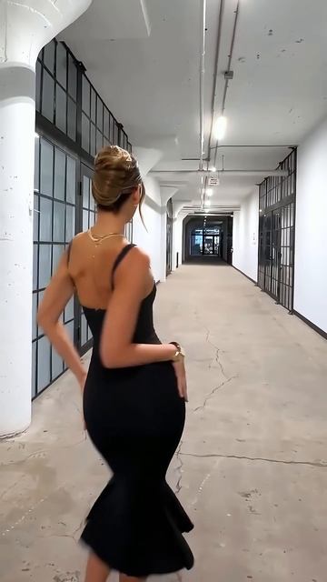 AkzSa8aKnSE - Stunning black tight bodycon dress： Dinner outfit idea #fashion  #style #outfit #short