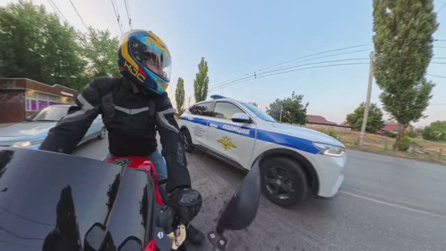 На мотоцикле по городу... катаем не спеша!