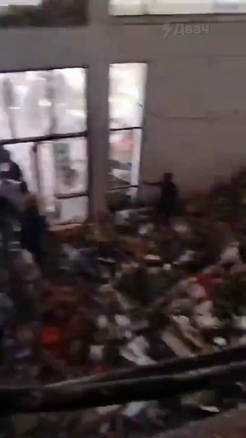 Самолёт упал на общежитие врачей в индийском городе Ахмедабад.