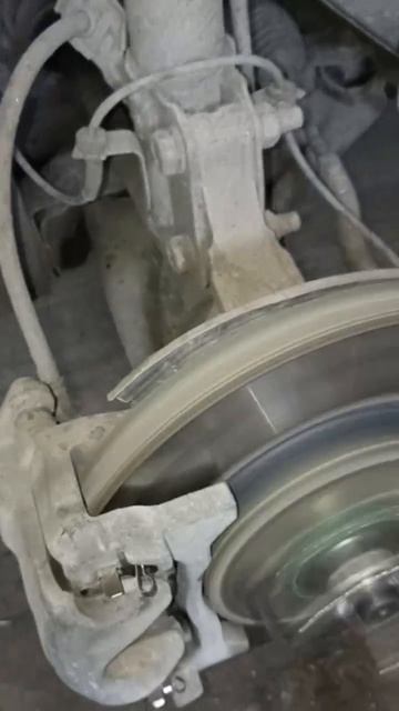 Nissan Leaf Порванный пыльник за 4 месяца привел к разносу трипода. (порвался гдето в феврале 2025г)