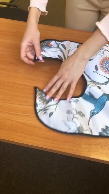Нагрудник "Птички" с карманом на кнопках
