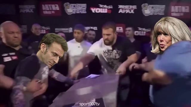 Макрон с супругой на шоу Дай Леща