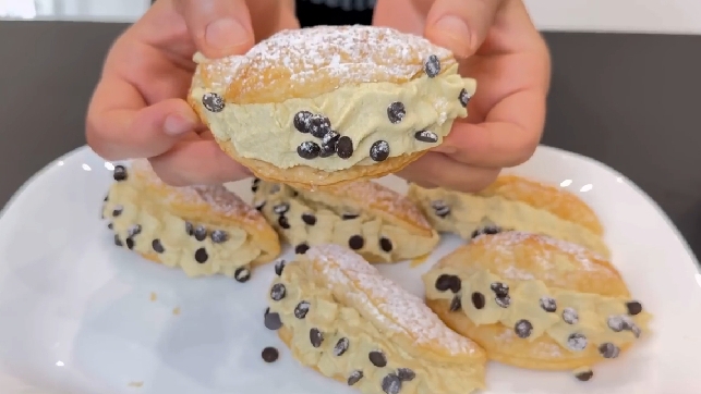 СЛАДОСТЬ за 5 минут, которая улетает мгновенно...🍰😋    Рецепт в описании ✍️