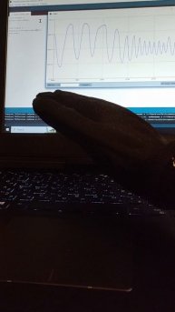 Перчатка с самодельным гибким датчиком