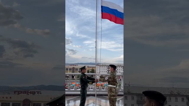 «Бухэ Бургэд БГУ» удостоился чести поднятия государственного флага в День России в городе Улан-Удэ!