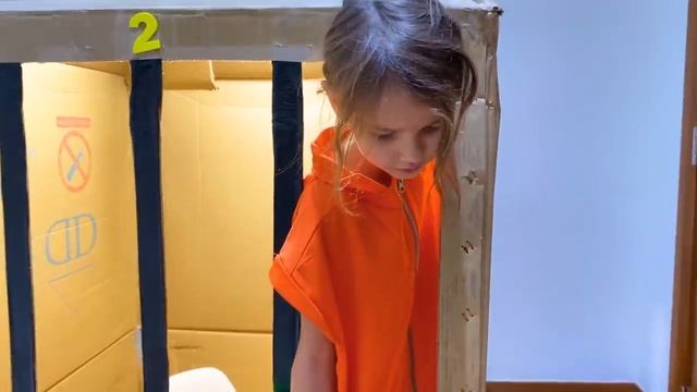 Мистер Макс Макс и Катя сбежали из Лего тюрьмы