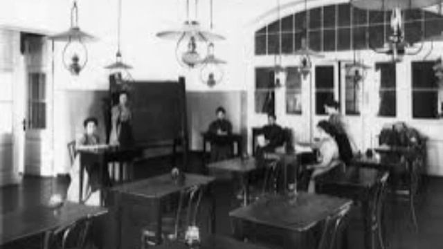227 лет назад - В Санкт-Петербурге учрежден институт Святой Екатерины для благородных девиц