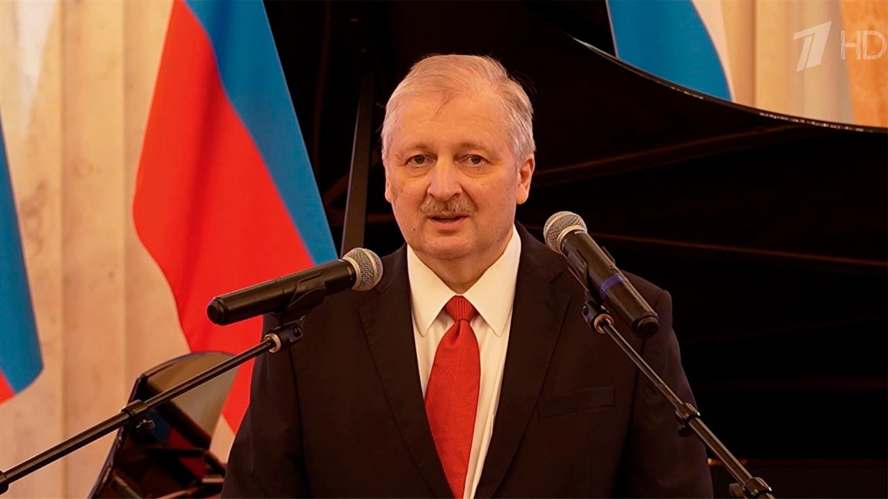 Новый посол России в США Александр Дарчиев вручил Дональду Трампу верительные грамоты