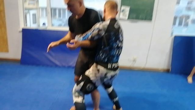 Обучалка от сенсея: бросок обхватом туловища сбоку