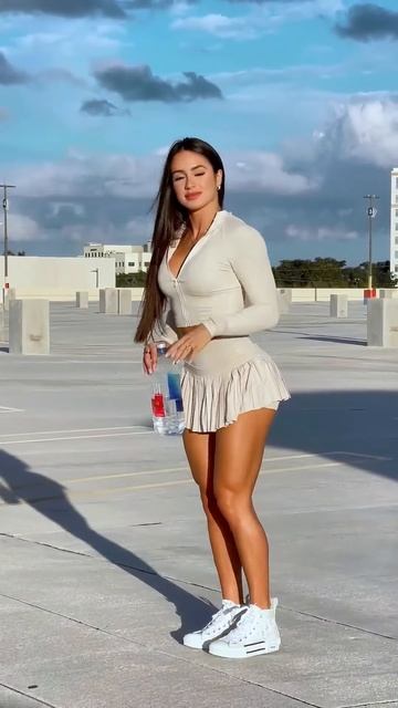 2g4eYdNNV60 - These Sport Outfits look beautiful on this girl #shorts