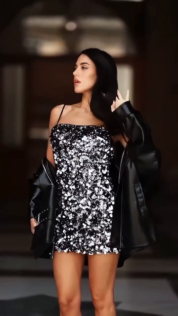 APsL1KrTp6g - Beautiful model in a tight sparkly bodycon minidress for the night #fashion #style #ou