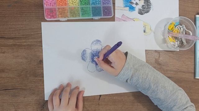Рисую узор из фиалок