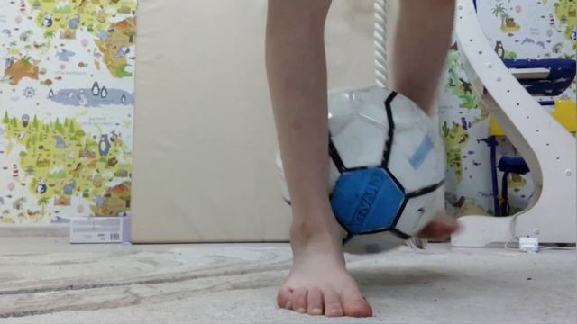 учу делать радугу футбольный финт