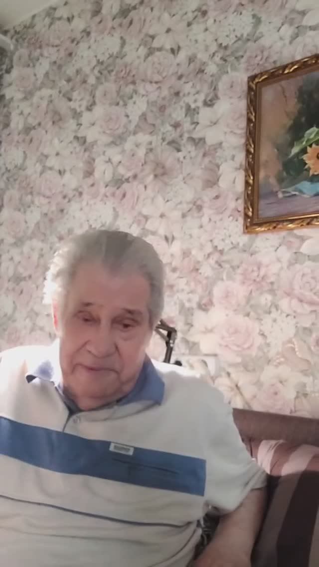 У дедули волосы перестали выпадать. Из-за Живого Железа?