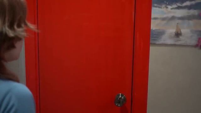 Баку и Кира против дверей
