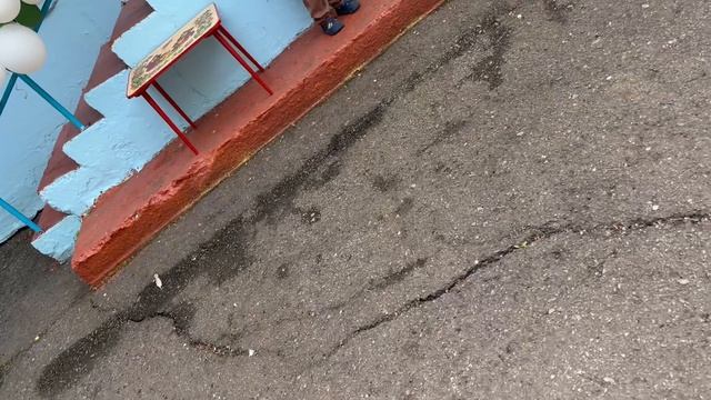 Володя и воздушные шары. Володе 3,10 года.