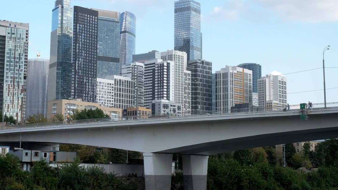 Мужчина прыгнул с Шелепихинского моста в Москву-реку