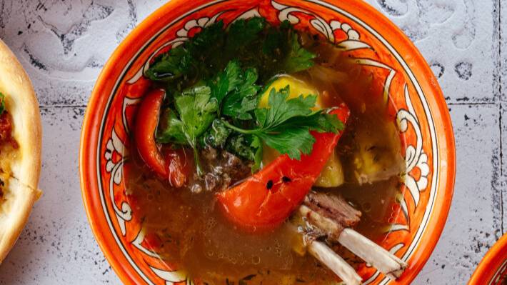 Шурпа в афганском казане с свиными ребрышками