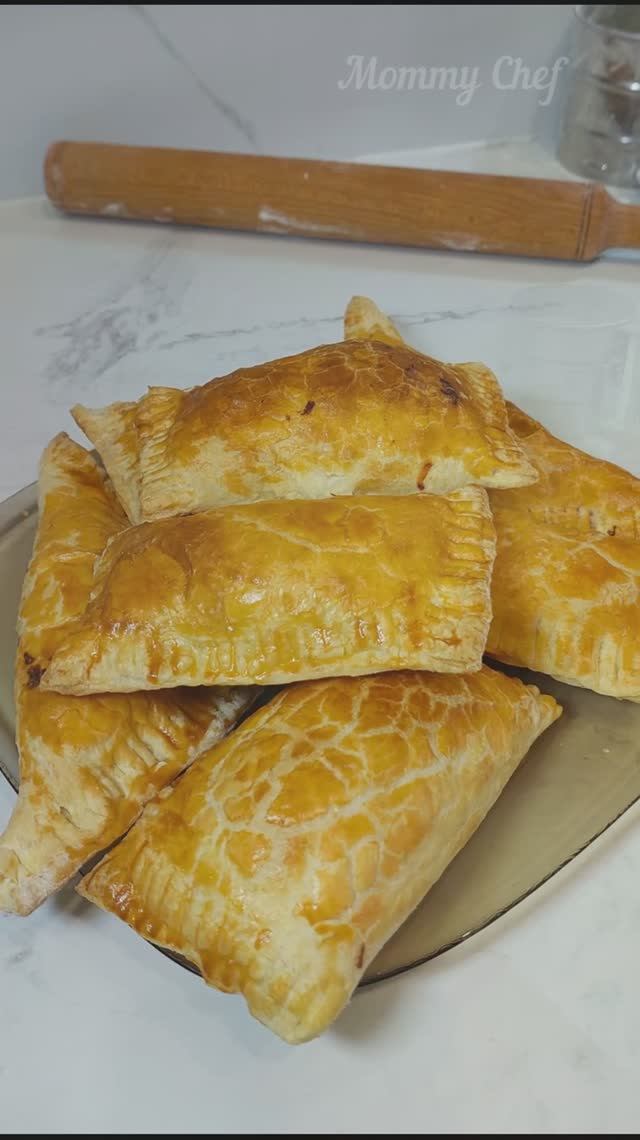 Слойки с ветчиной и сыром