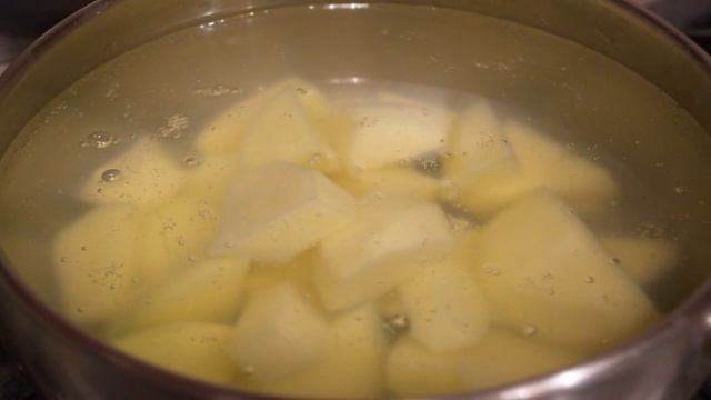 Картофель, тушеный с грибами