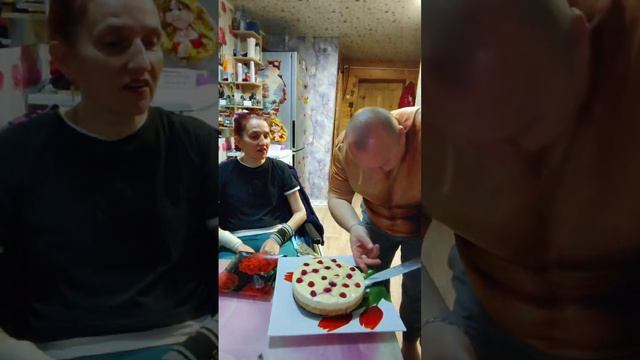 Пробуем мой тортик - бомба 💣 #тортизпеченья #тортсосгущенкой #домашнийтортик