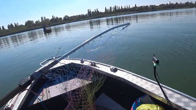 НЕ ХОТЕЛ УХОДИТЬ С РЫБАЛКИ / РЫБЕЦ  ЛОВИТСЯ ПОЛНЫМ ХОДОМ