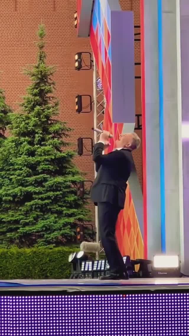 Спел так, что замерла Красная площадь! Концерт ко Дню России! Александр Добронравов #концерт #музыка