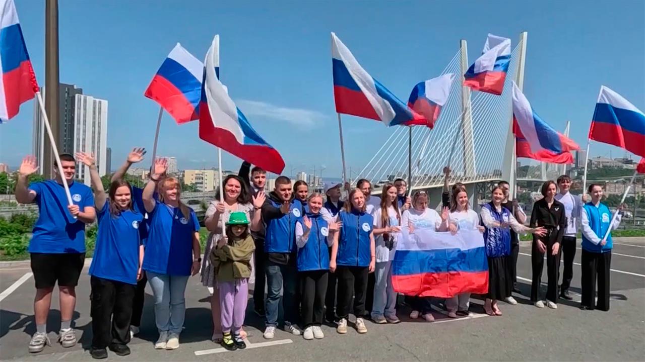 День России с размахом отмечают по всей стране