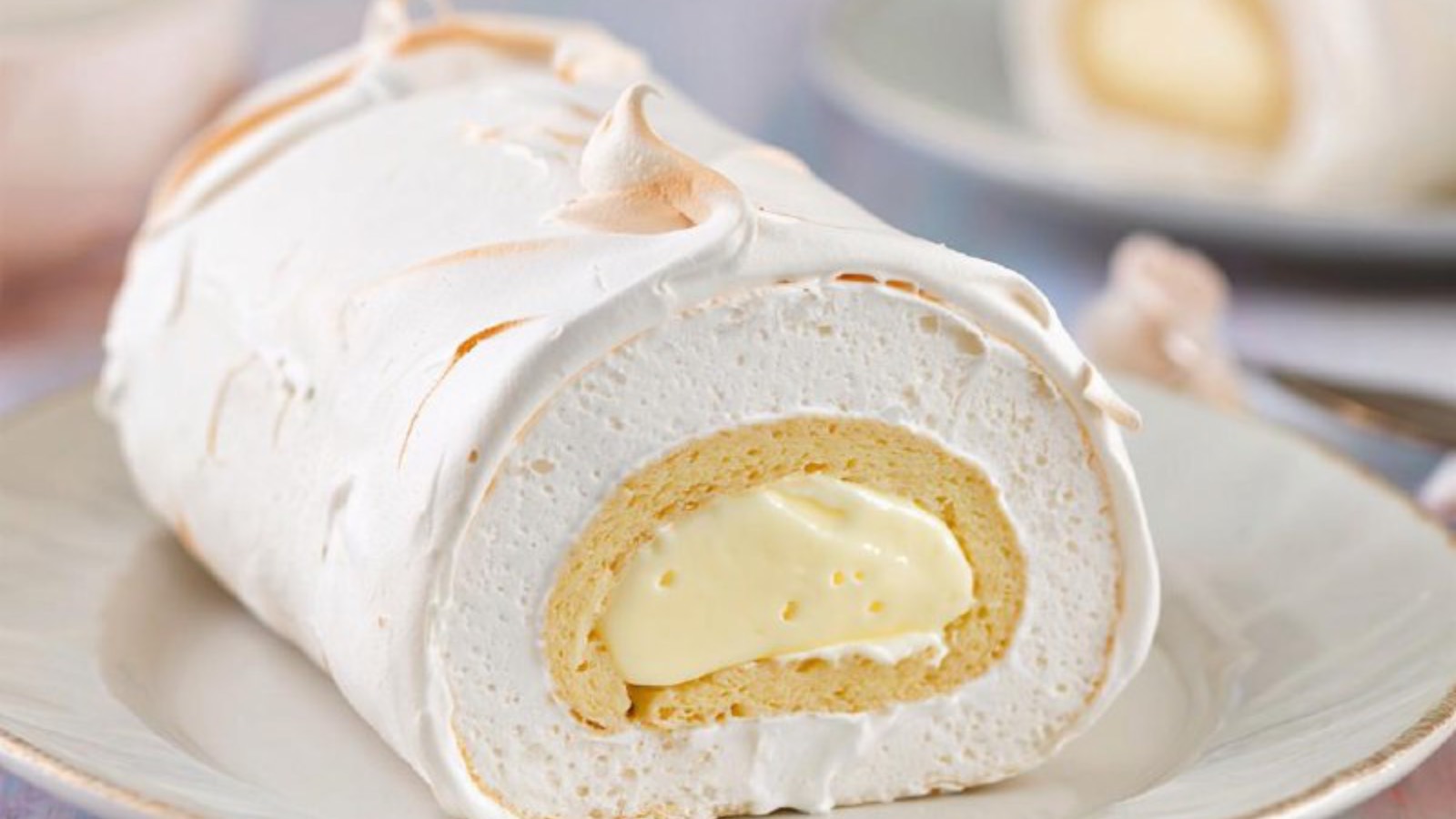 🍰 Меренговый рулет — нежная сладость своими руками! 🍯