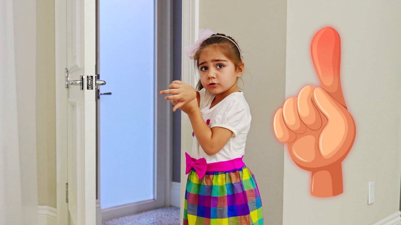 Настя учит правилам поведения 👧✨ Дом, улица, бассейн