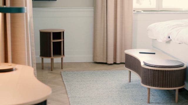 Прикроватный столик Audacious Side Table где поставить