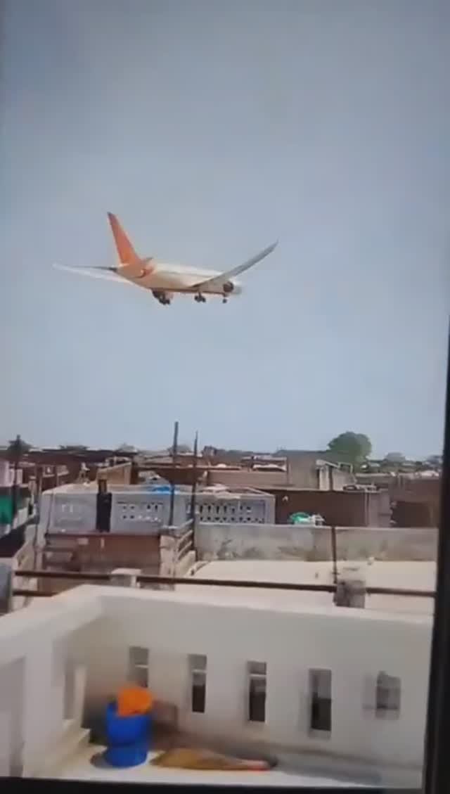 Крушение индийского Boeing 787