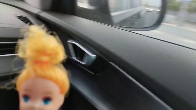 поехали на дачу и устроили рун тур.😉🏡🚗 Сабрина и Артем весёлые истории кукол Барби.