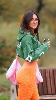 DXS1AIf7GTM - Gorgeous model in fancy tight pants street style fashion #fashion #style #outfit #sho