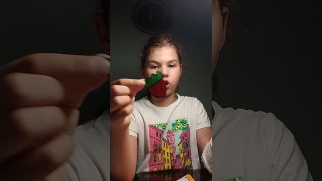 распаковка бумажных сюрпризов
