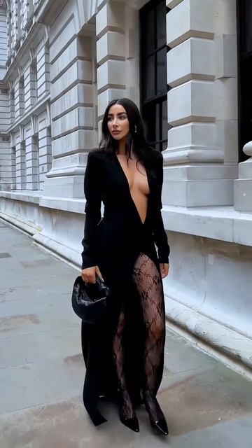 7OV4QuYgNxQ - Beautiful Street Fashion Outfits Style #shorts