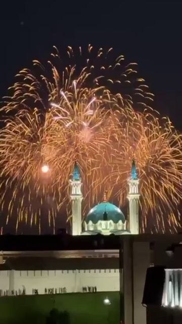 Салют в честь Дня России