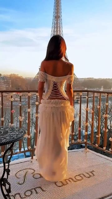 -X_YjTmkLYc - Stunning white long flare dress summer outfit： Vacation outfit #fashion #style #outfit