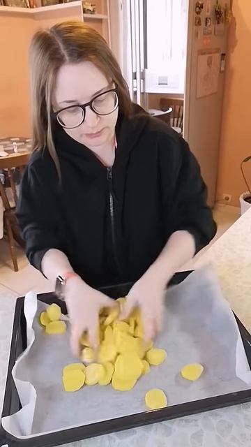 Картофель с курицей в духовке