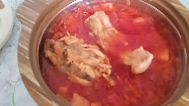 КРАСНЫЙ БОРЩ С КУРИНЫМ РАГУ