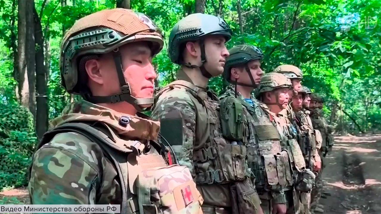 Государственными наградами удостоены бойцы, освобождавшие Курскую область