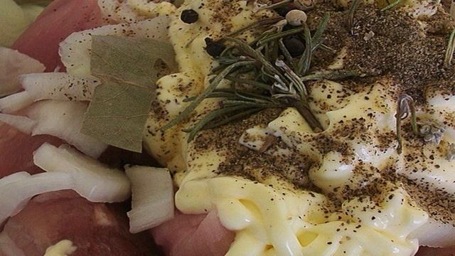 Картофель со свининой в сметане