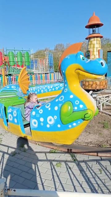 Лето. Солнце. Отдых. Парк.