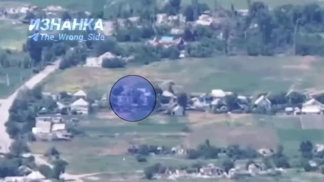 На кадрах ОК нанесения удара экипажем Ми-28 ВС РФ по ПВД 63 омбр ВСУ в районе н.п. Кировск.