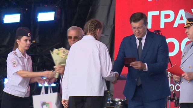 Награды вручили   «Благотворитель земли Нижегородской» взрослым и паспорта юным нижегородцам