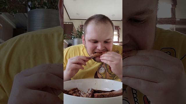 Мукбанг( Рёбрышки 2 кг)