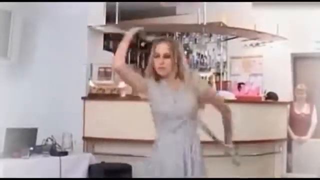 Потрясающая фланкировка шашкой, смотреть всем